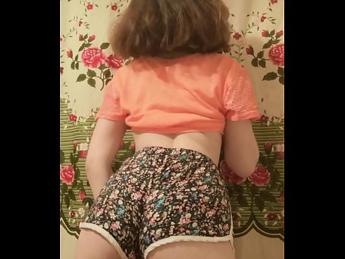 ❤️ Seksual gənc körpə kamera qarşısında şortunu soyundurur ️  Seks az.pornolemon.ru ️❤