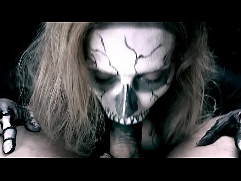 ❤️ Demon qız qara ağzı ilə xoruz əmmək və cum udmaq. ️  Seks az.pornolemon.ru ️❤
